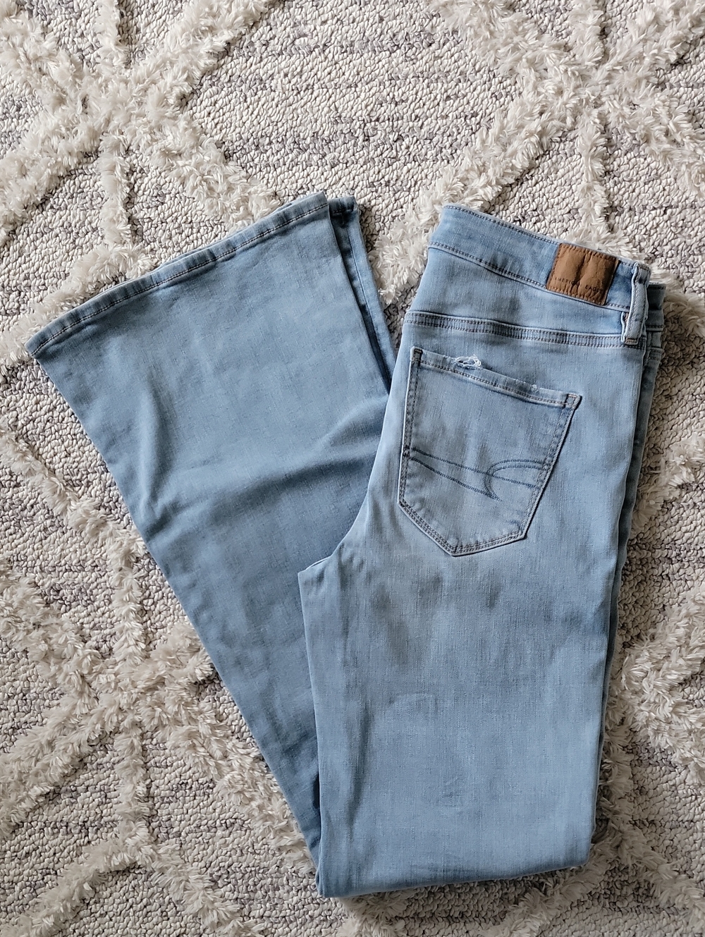 NWOT American Eagle Next Level Stretch Super High-rise Flare Jeans